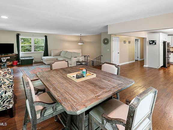 5th image of 1427 Whitower Dr