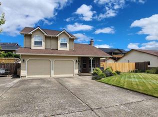 636 SE Cypress Ave, Dallas, OR 97338