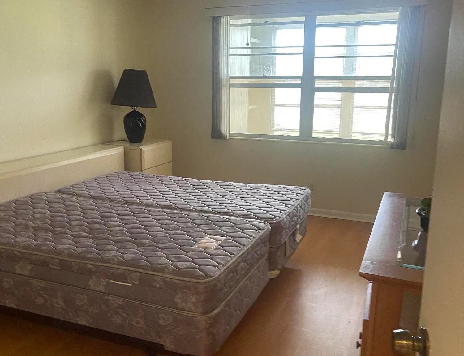 2 bed, 2.0 bath, 861 sqft, $2,450 — Photo 2