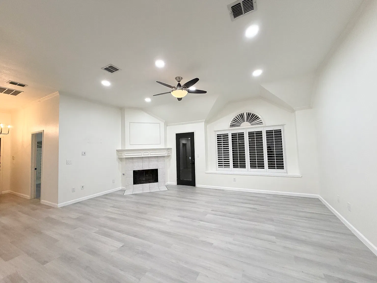 3 bed, 1741 sqft, $2,550 — Photo 4
