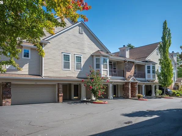 1220 NE Horizon Loop Unit 106, Hillsboro, OR 97124