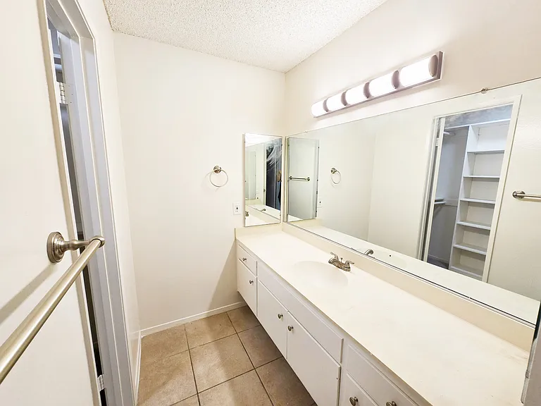 4700 Marina Dr #18 — Photo 10