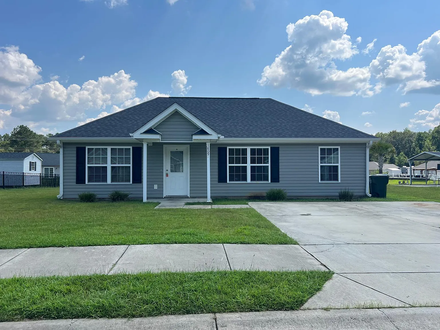 3 bed, 1200 sqft, $1,799 — Photo 2