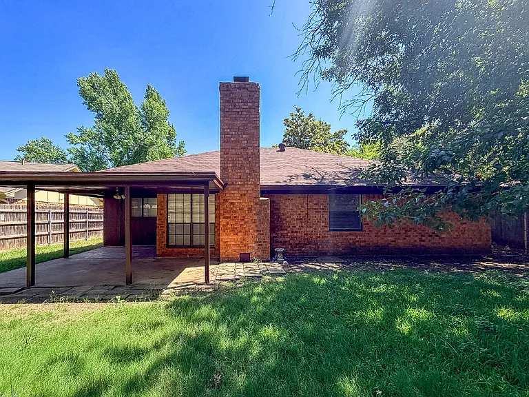 712 Pecan St — Photo 30