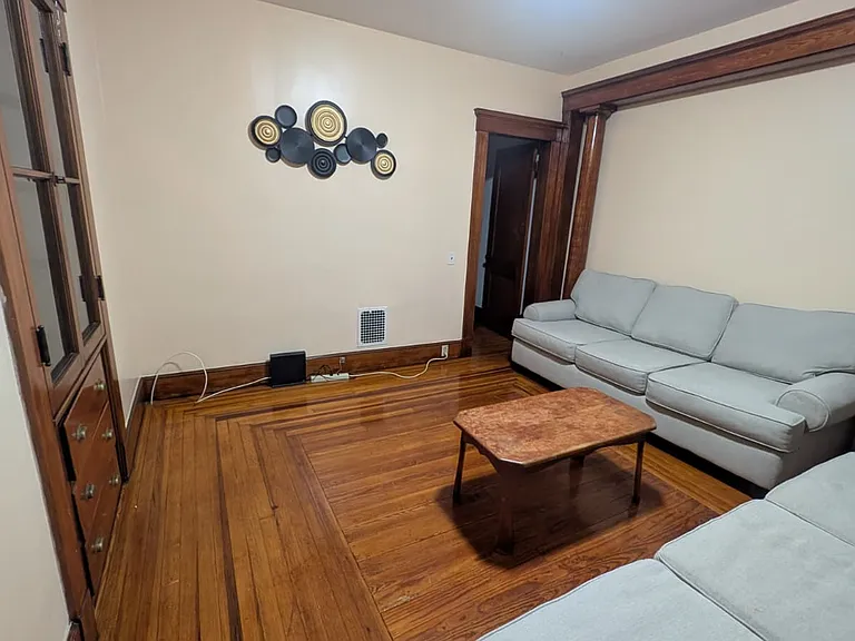 122 Foster St — Photo 3