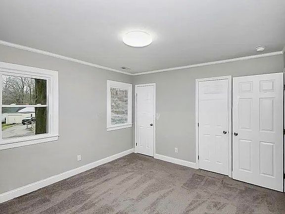 5th image of 605 Westwood Cir