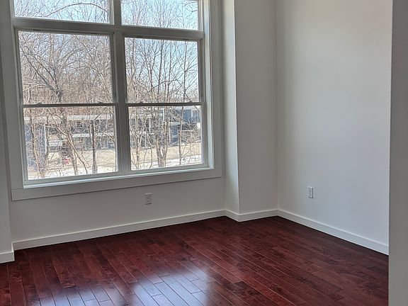 5th image of 34 Harrington Ave #200
