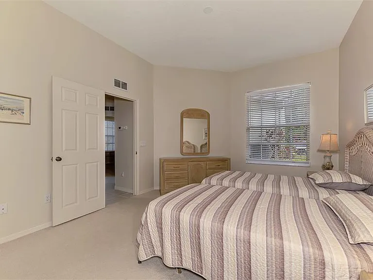 549 Fallbrook Dr — Photo 46