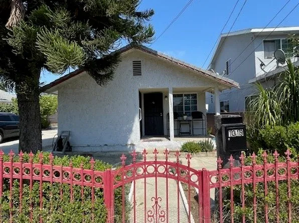 1319 Hollister St, San Fernando, CA 91340