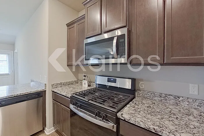 301 Saint James Pl — Photo 8