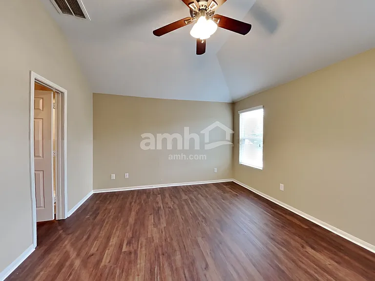 9928 Grebe Dr — Photo 11