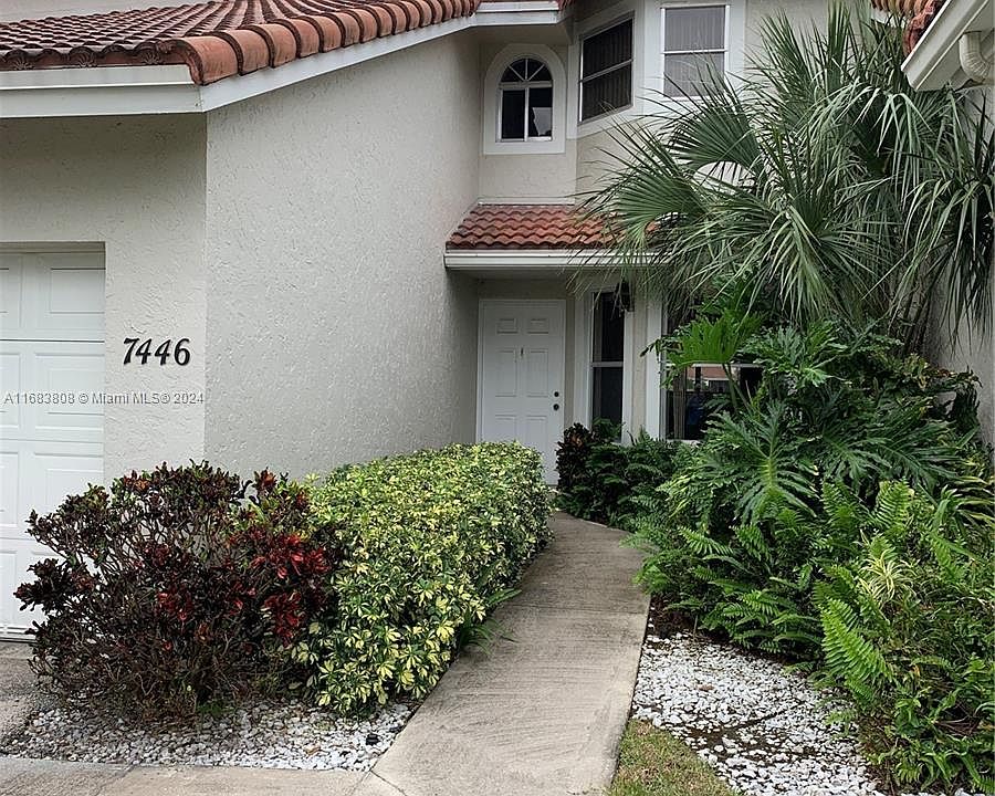 1st image of 7446 Pinewalk Dr S #9-2