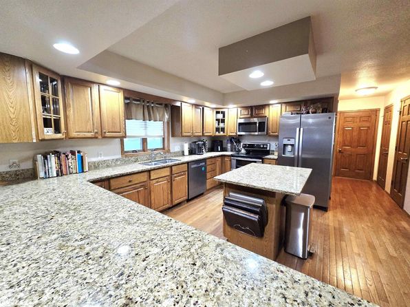 5515 Ferres Ln, Burlington, IA 52601