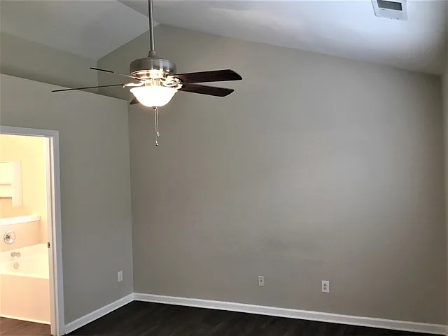 517 Lindsborg Trl — Photo 8