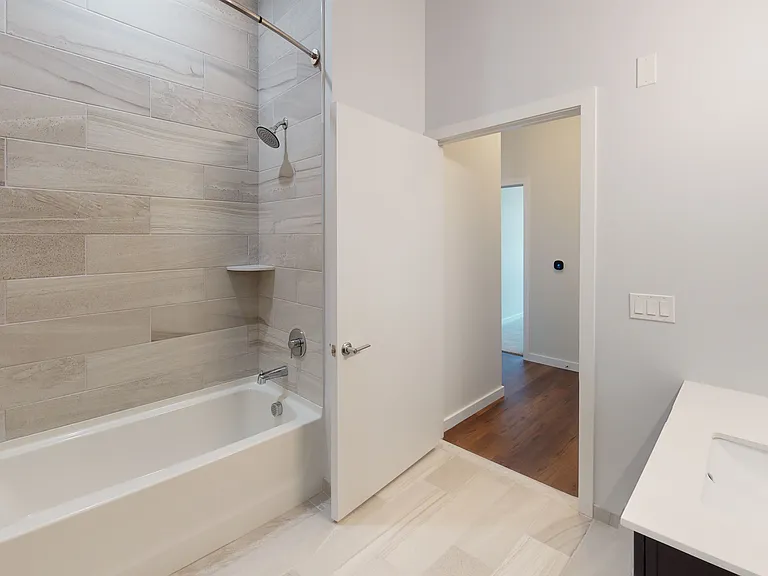 109 Walnut Ave #306 — Photo 7
