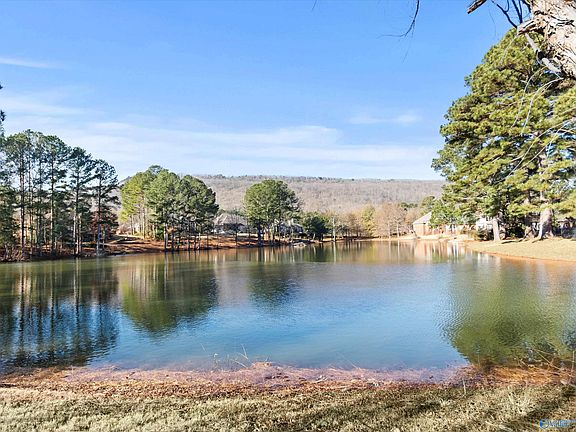 5th image of 7102 Lost Pond Cir SE