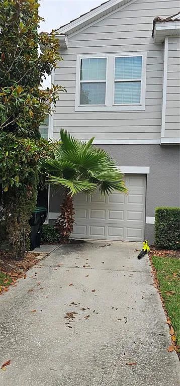3 bed, 2.5 bath, 1282 sqft, $1,995 — Photo 3
