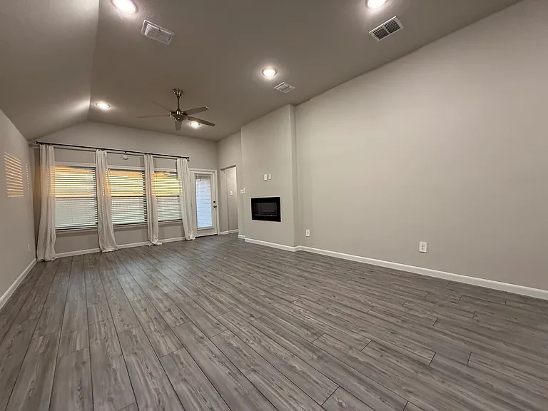 5431 Big Thicket Ln — Photo 7