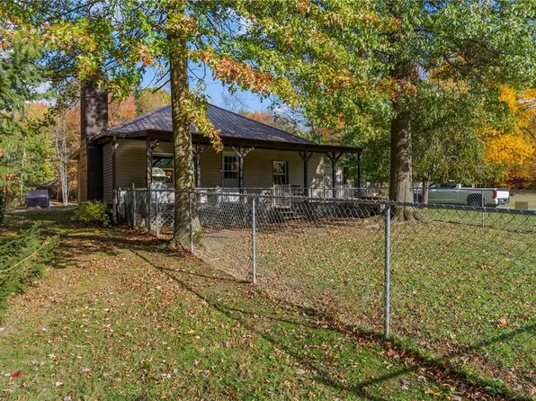 2740 Maple Ln, Jamestown, PA 16134