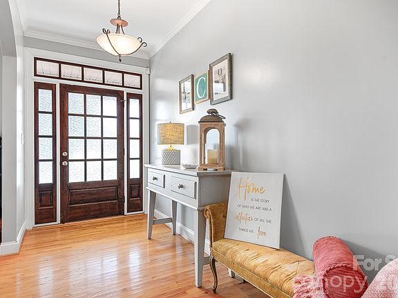 4th image of 4380 Woodsbury Ln