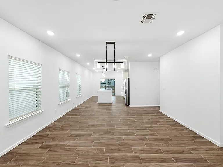 15113 Ambition Ave — Photo 4