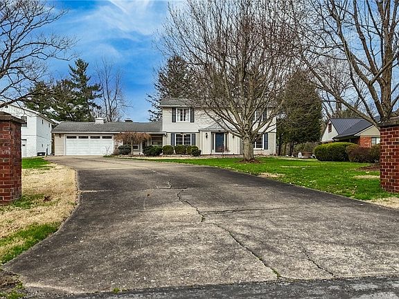 2nd image of 105 Country Club Dr