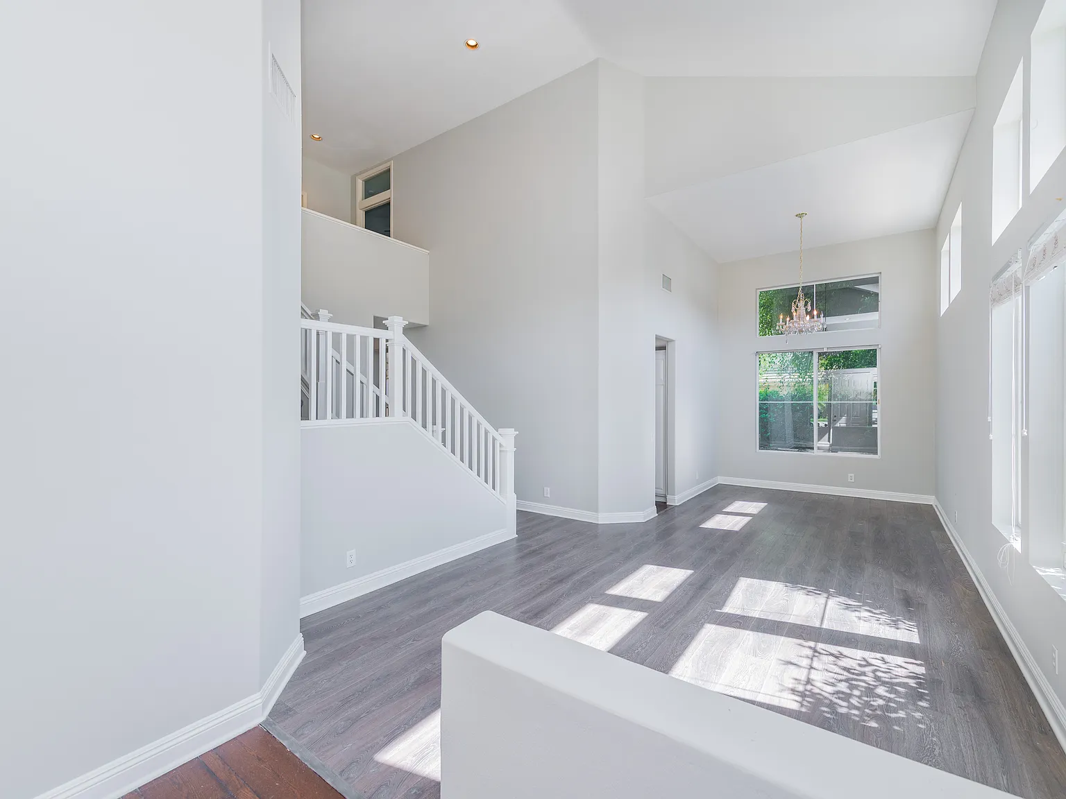4 bed, 2.5 bath, 2200 sqft, $6,000 — Photo 3