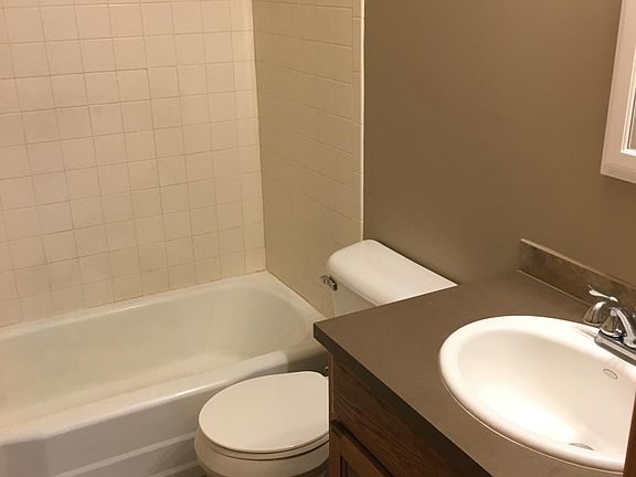 5th image of 220 W Sherman St