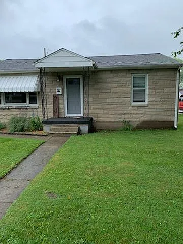 906 N Pine St — Photo 2