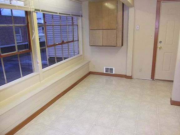 4th image of 2808 Hoyt Ave APT 304
