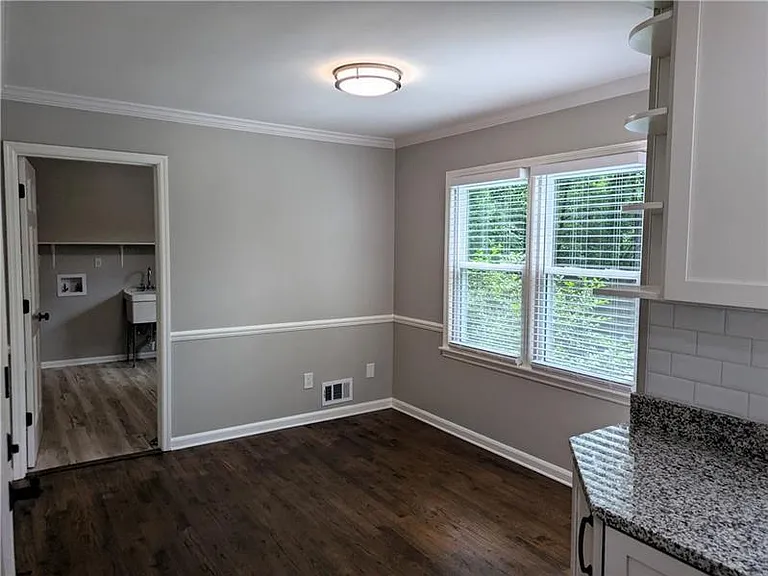 220 Indian Hills Ct — Photo 11