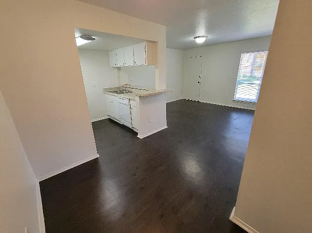 A Private Apt & Townhouse Community — Photo 50