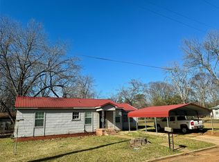 113 Ridgeway Dr, Daingerfield, TX 75638