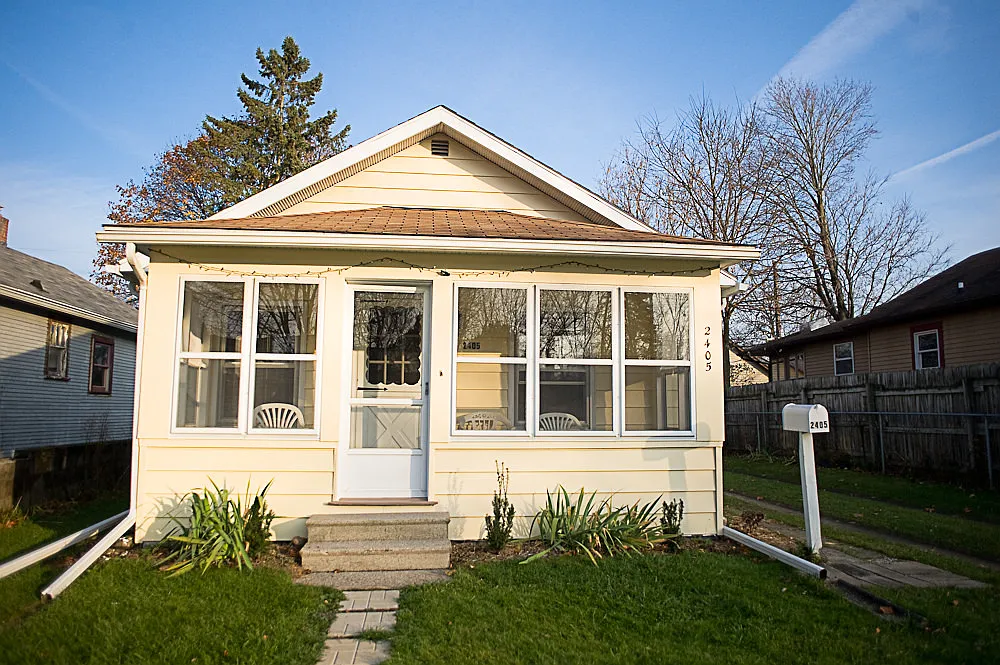 2405 Alpha St photo 1