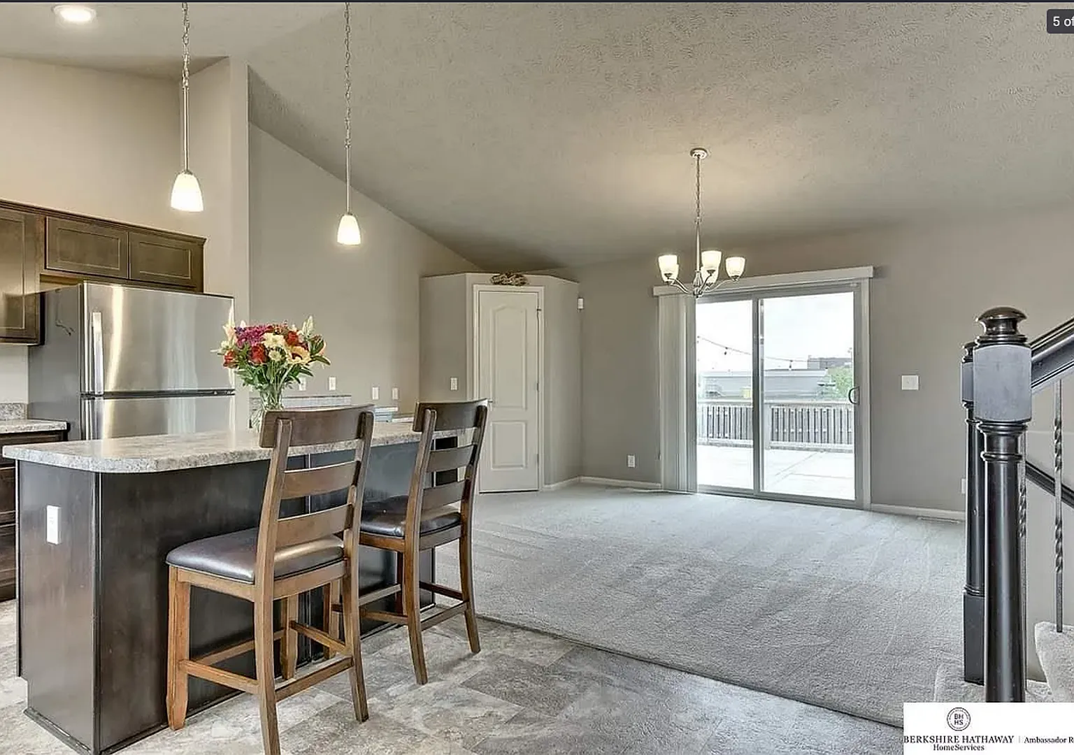 3 Bedroom / 3 Bathroom Tri-Level Home! — Photo 2