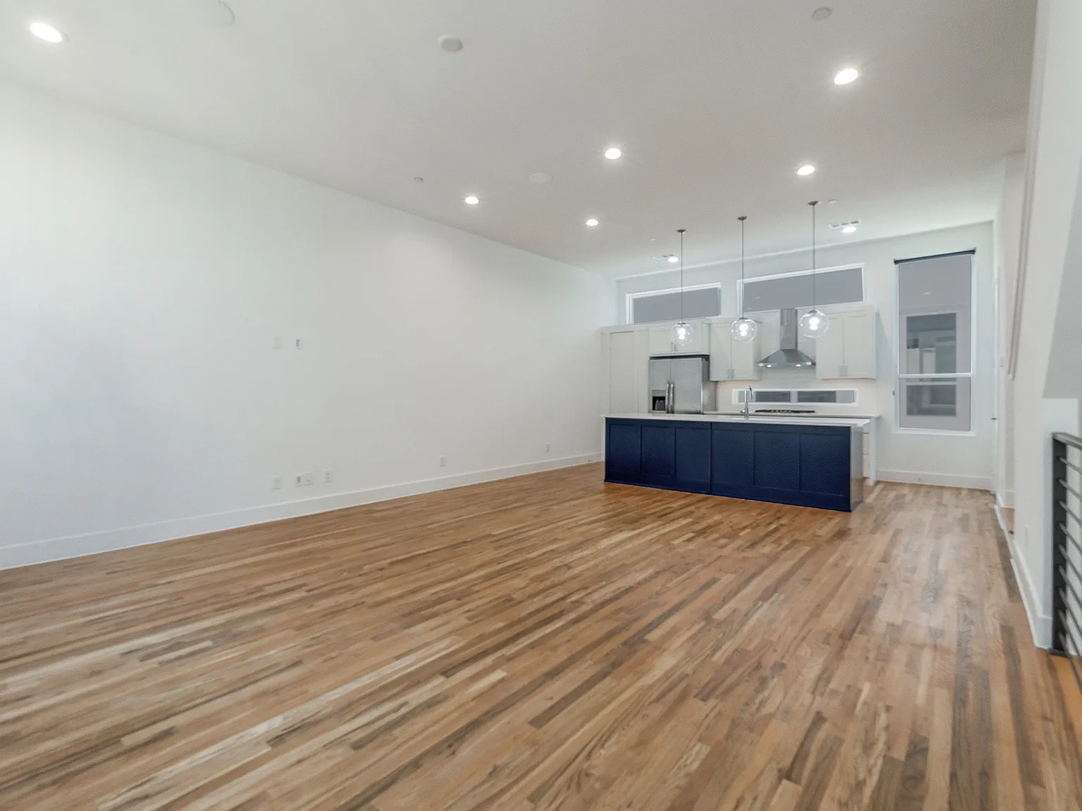 2 bed, 2.5 bath, 1490 sqft, $3,295 — Photo 3