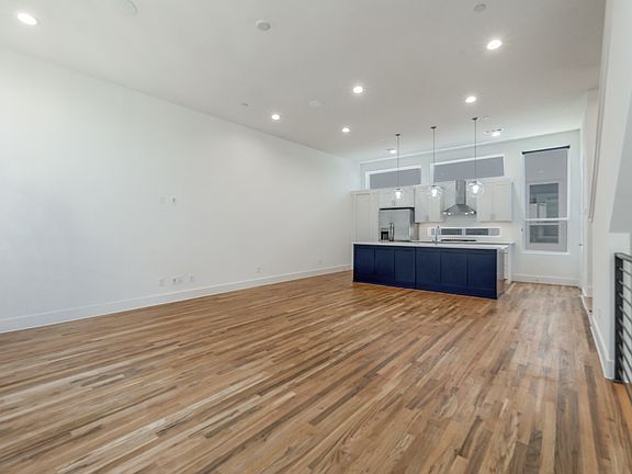 3rd image of 4718 Bryan St #204