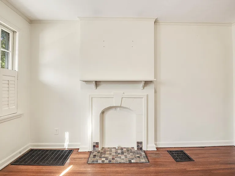 118 E Blenkner St #118 — Photo 5