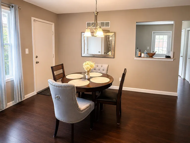 4026 Virginia Ave — Photo 3