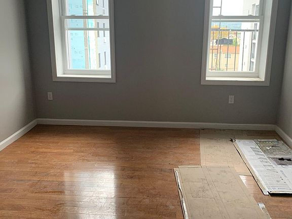 5th image of 131 S Harrison St APT 4F