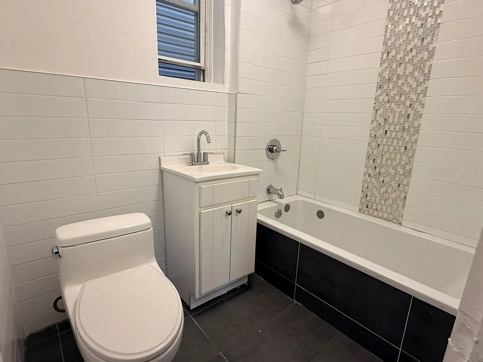 207 Arlington Ave — Photo 4