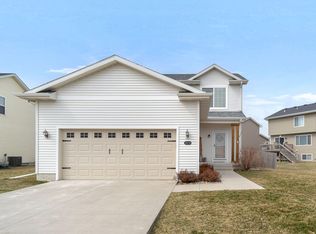 2514 River Ridge Rd, Des Moines, IA 50320