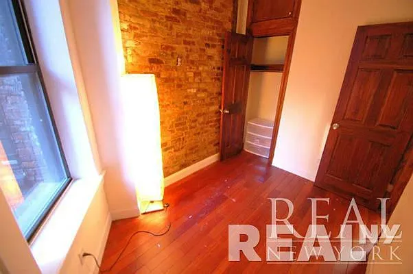 Rented by REAL New York | media 22
