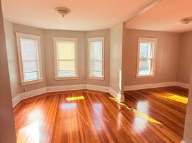 15 Waldo Ave, Somerville, MA