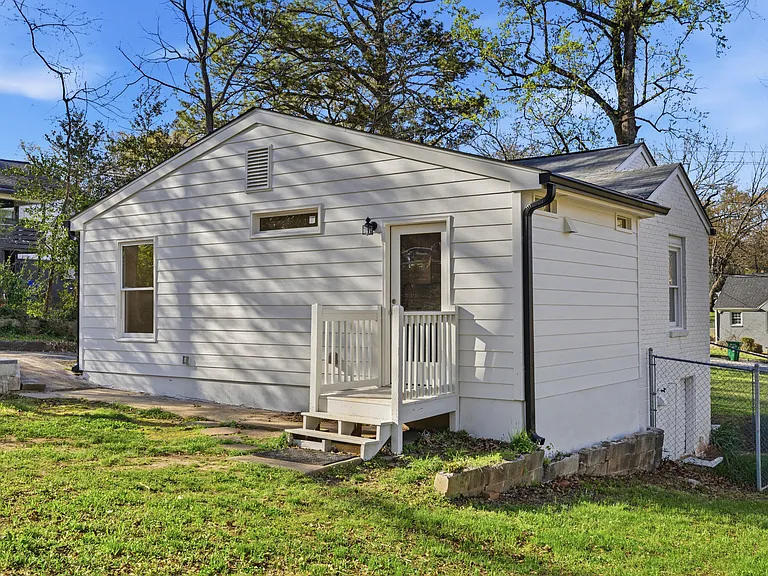 2583 Joyce Ave — Photo 24