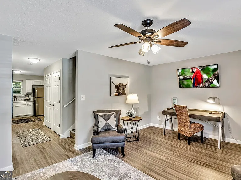 7269 Crestside Dr — Photo 1