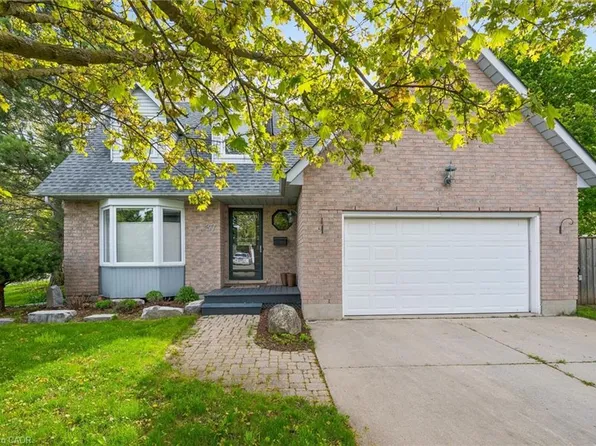 37 Enfield Dr, Cambridge, ON N1P 1A5