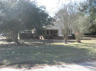 211 S Olive St, Grapeland, TX 75844