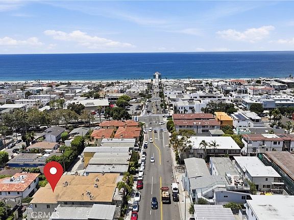 3rd image of 614 Manhattan Beach Blvd