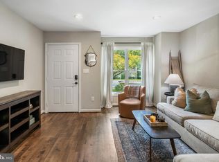 7632 Wood Mist Ln, Falls Church, VA 22043